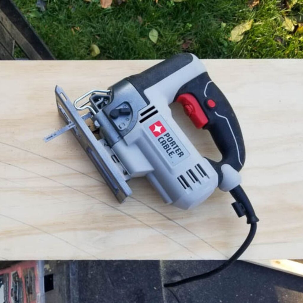 jig saw on wood