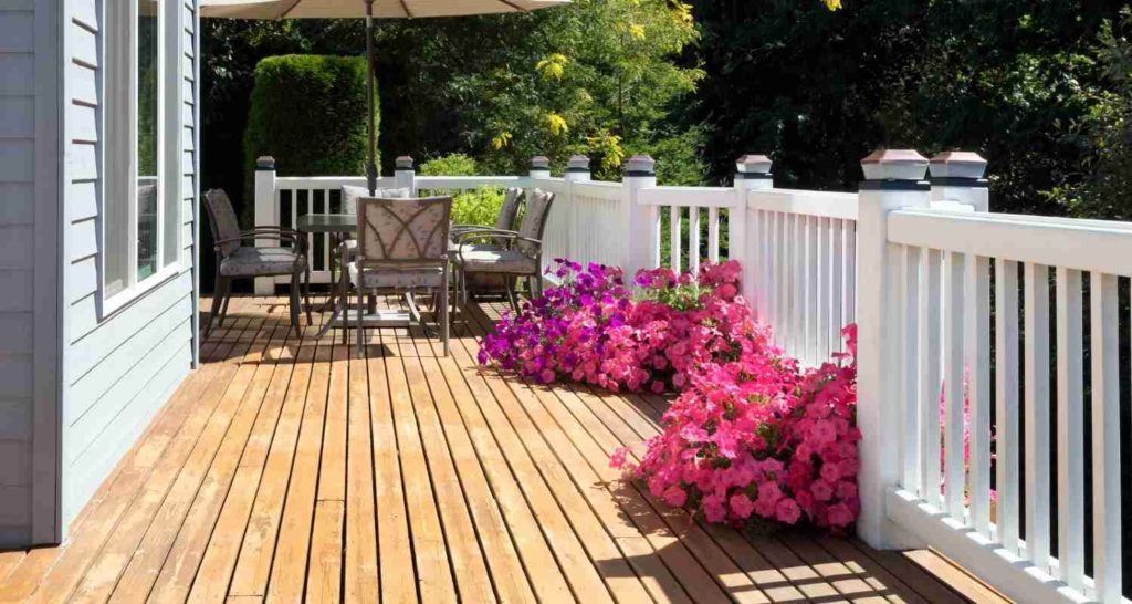 Tips to Repainting a Deck
