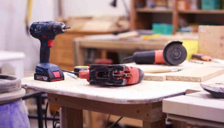 Carpentry vs Woodworking: What’s the Difference? (2024 Guide)