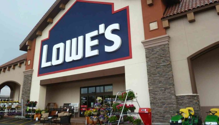 Does Lowes Cut Wood